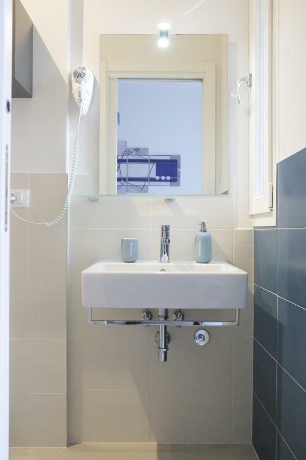 Soleluna Fiera 6 Rooms Болонья Экстерьер фото